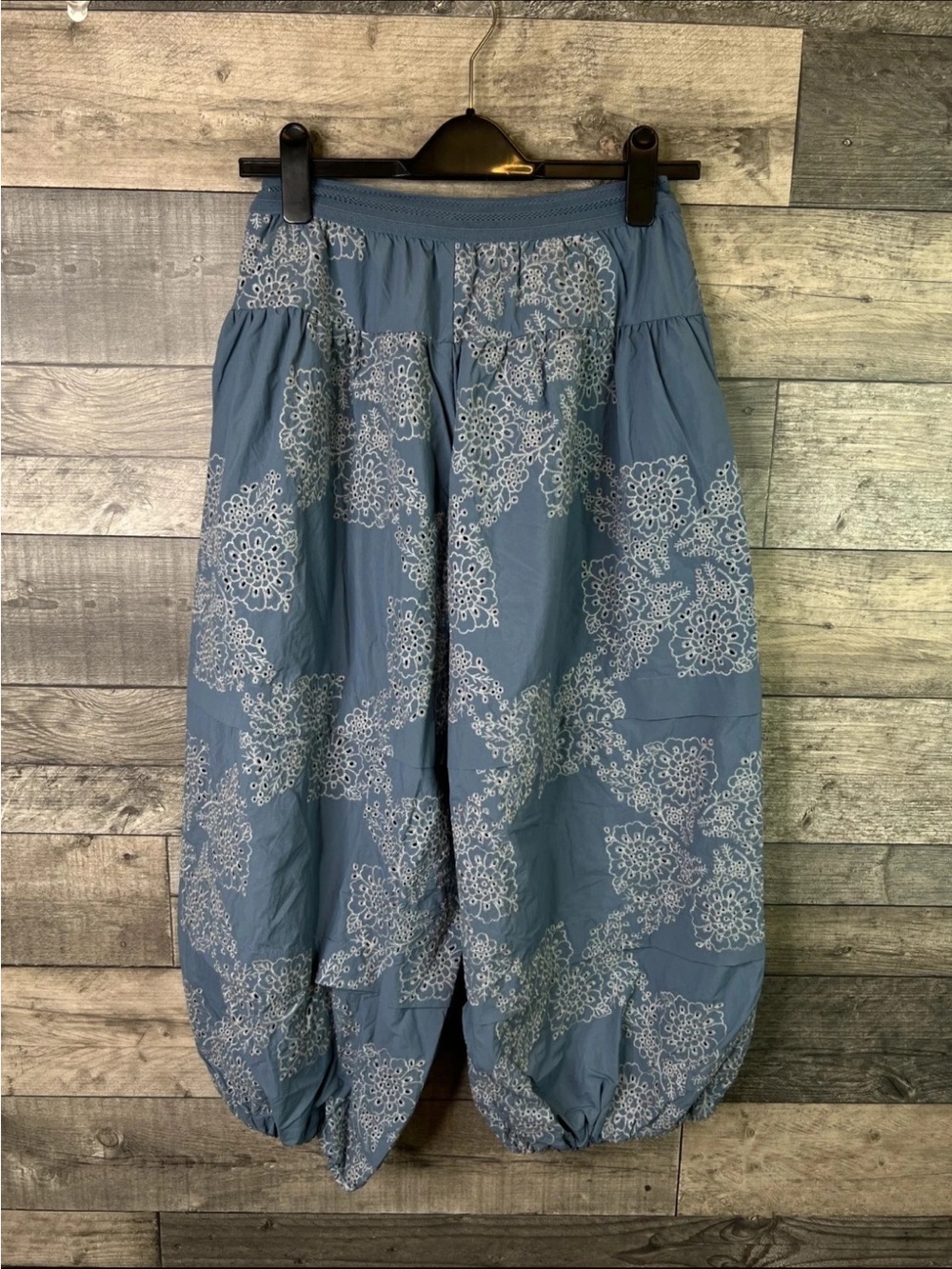 Free People / Free Movement Dusty Blue Floral Harem Jeans Sz XS New